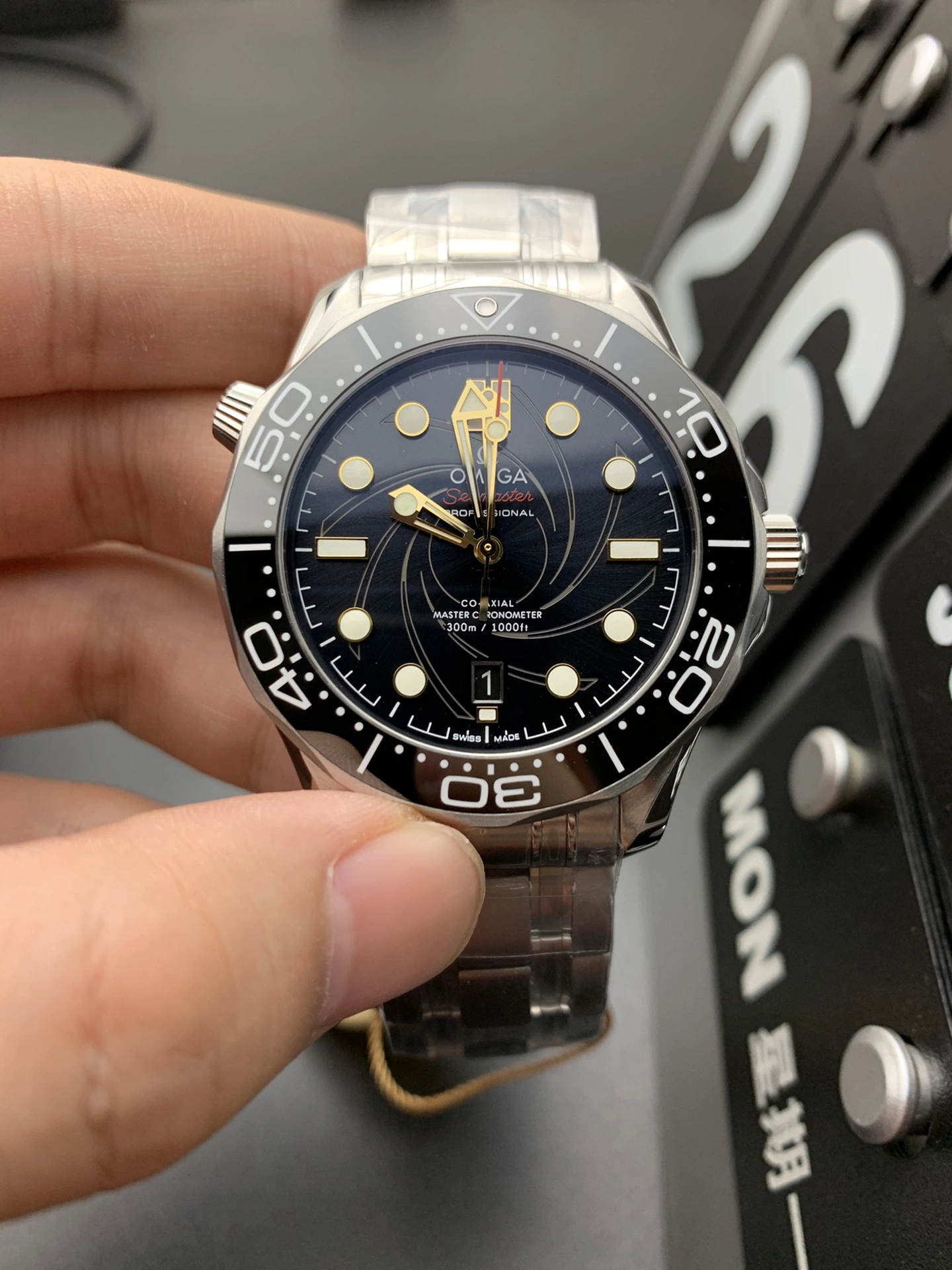CBD Factory Omega Seamaster Diver 300M James Bond 50th Anniversary OHMSS 42mm Black Gun-Barrel Dial Black Ceramic Bezel Stainless Steel Bracelet (210.22.42.20.01.004) 1:1 Super Clone – DD8800 Movement StreetReady 240